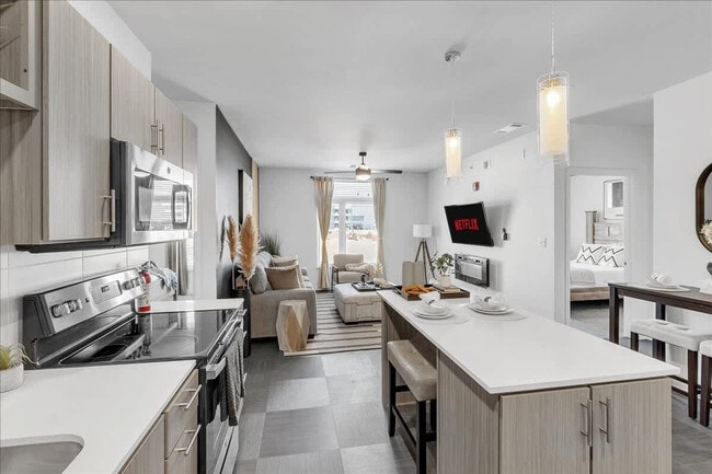 Primary Photo - 5100 W Park Ave