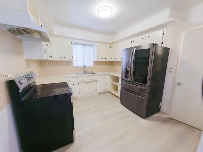 Building Photo - 5781 SW 25th St