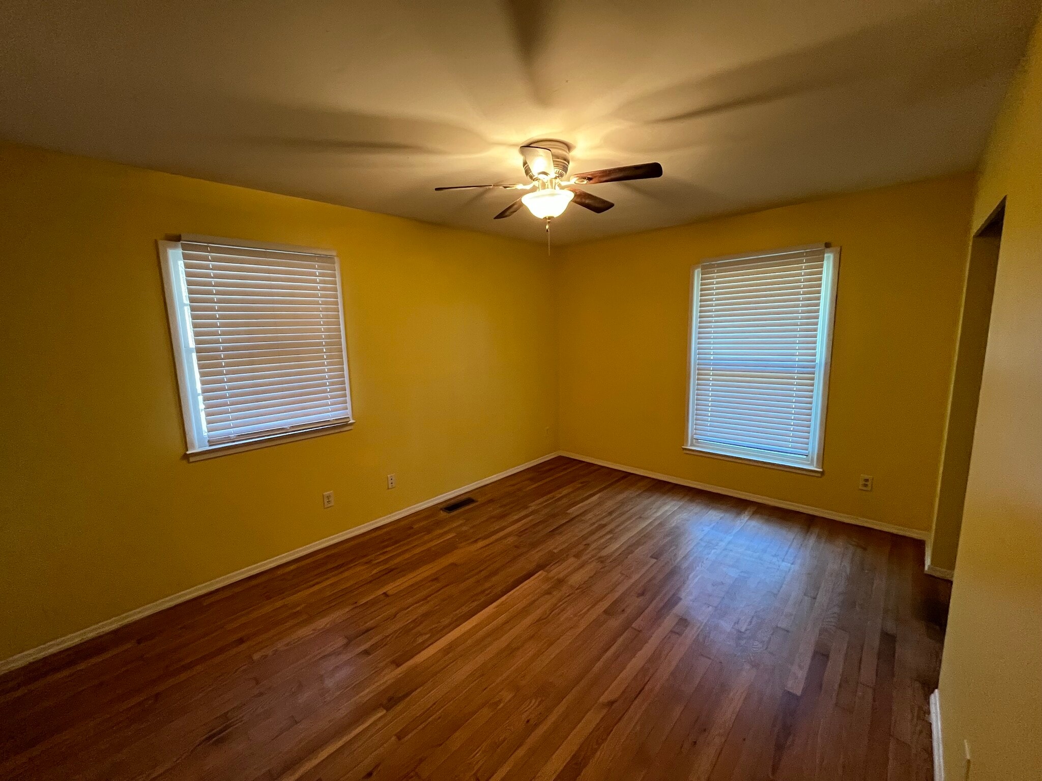 Main Bedroom - 5316 Newhall Rd