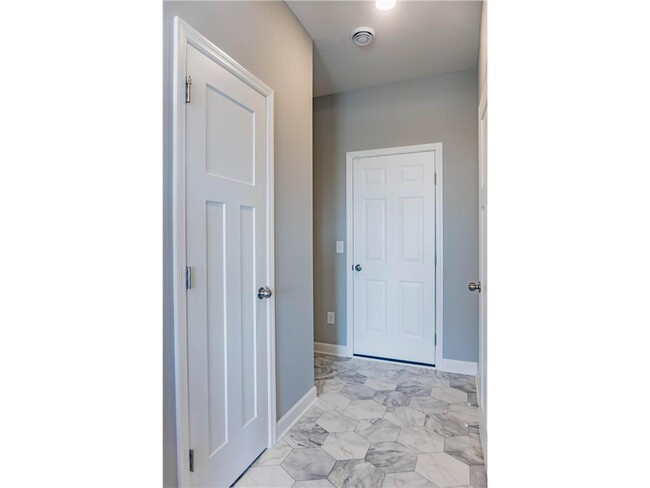 Building Photo - 1504 Dogwood Ln