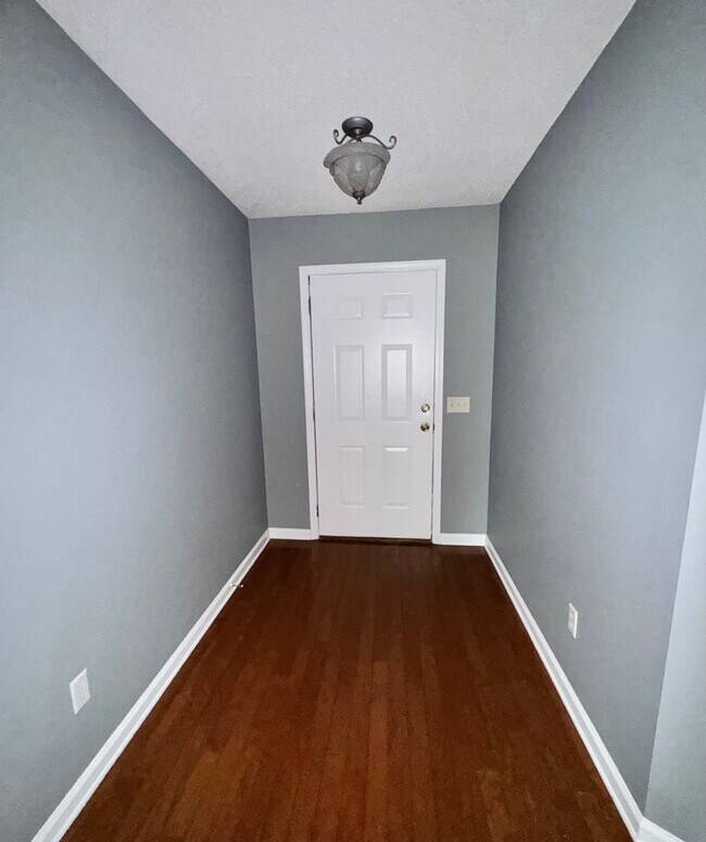 Building Photo - 3085 Achey Dr