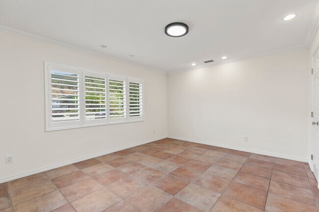 Building Photo - Welcome to Your Dream Home in Sunny San Di...