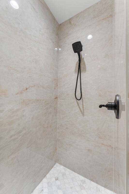 Building Photo - 313 W Broad St