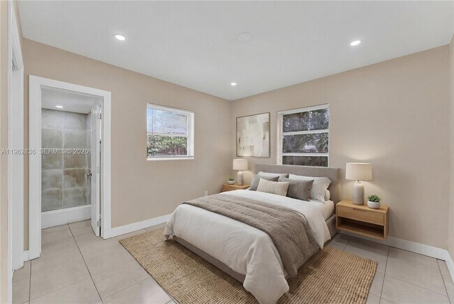 Building Photo - 1709 N 59th Terrace