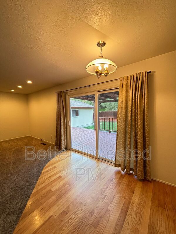 Building Photo - 1912 Cooper Dr