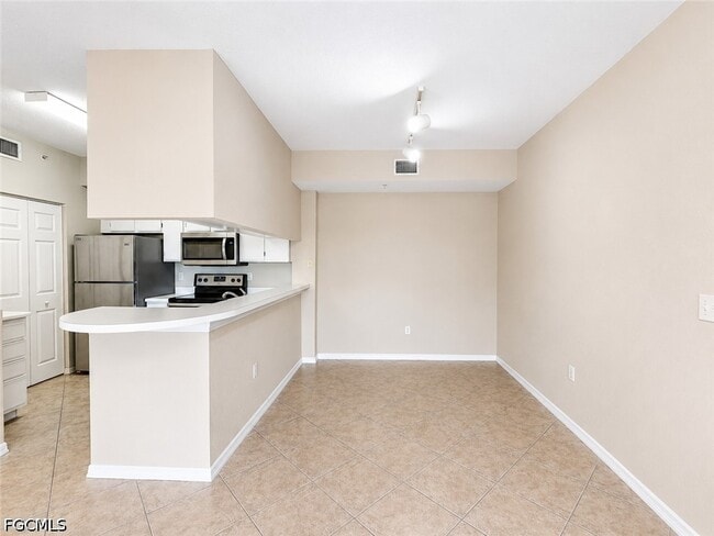 Building Photo - 6490 Aragon Way