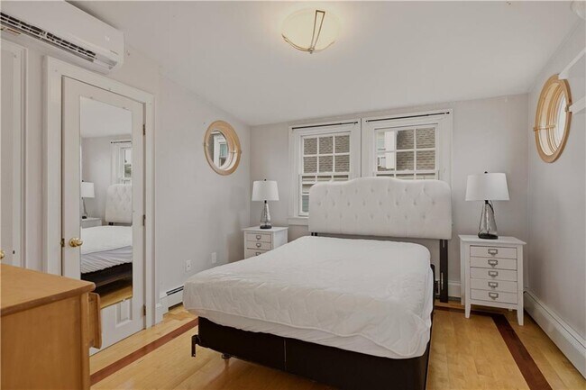 Building Photo - 92 Pelham St