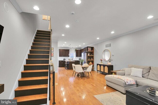 Building Photo - 1715 N Howard St