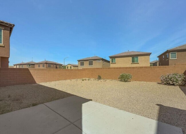 Building Photo - 614 Taliput Palm Pl