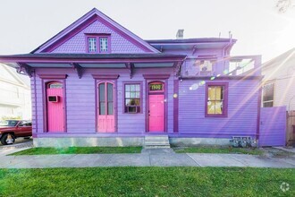 Building Photo - 1033 N Derbigny St