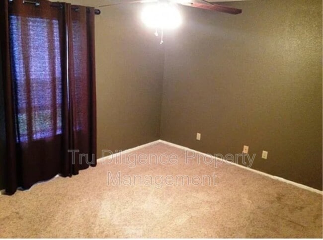 Building Photo - 14327 N Pennsylvania Ave