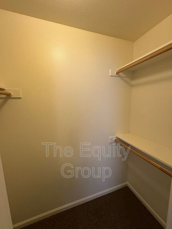 Building Photo - 723 N Simon St
