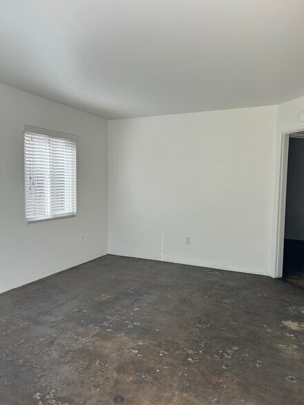 Building Photo - 3666 Villa Ter