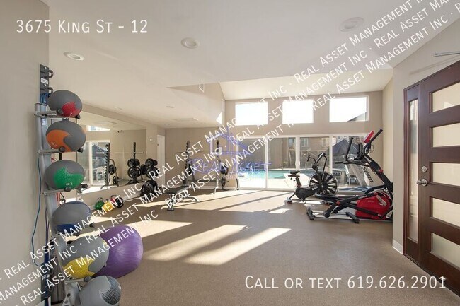 Building Photo - 3675 King St