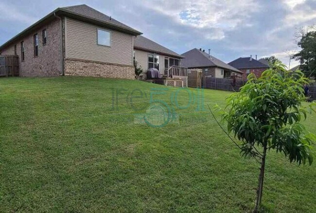 Building Photo - 8700 Johnson Dr
