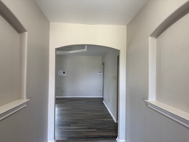 Building Photo - Cute property in Anna