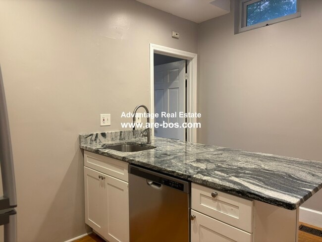 Building Photo - 37 Sheafe St