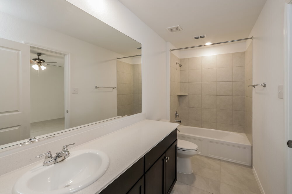 Building Photo - 1149 Crestview Dr