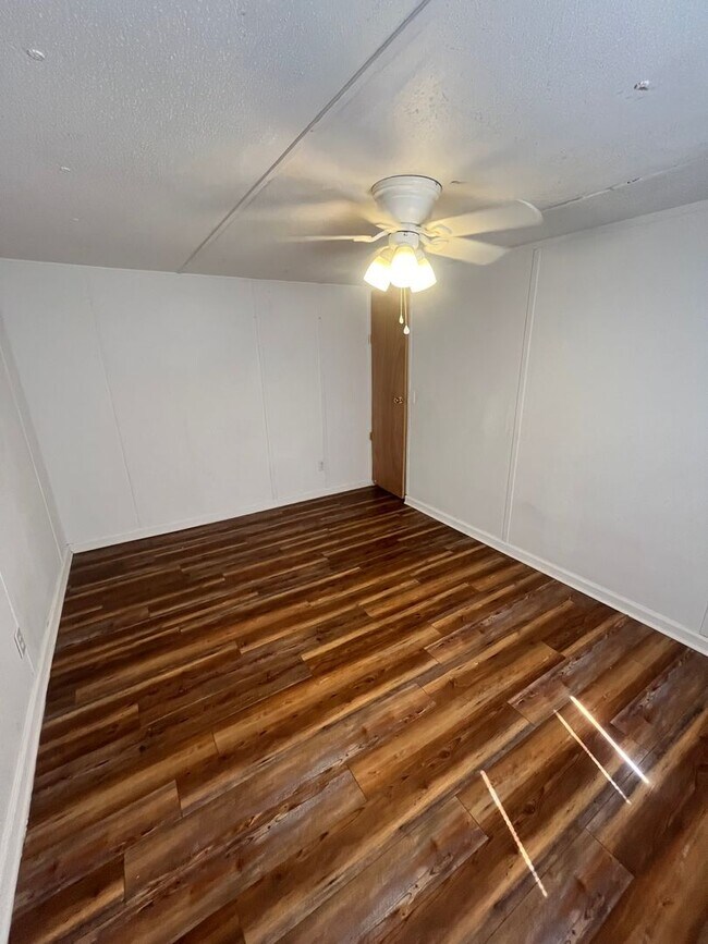 Building Photo - 5 Water Oak Ln