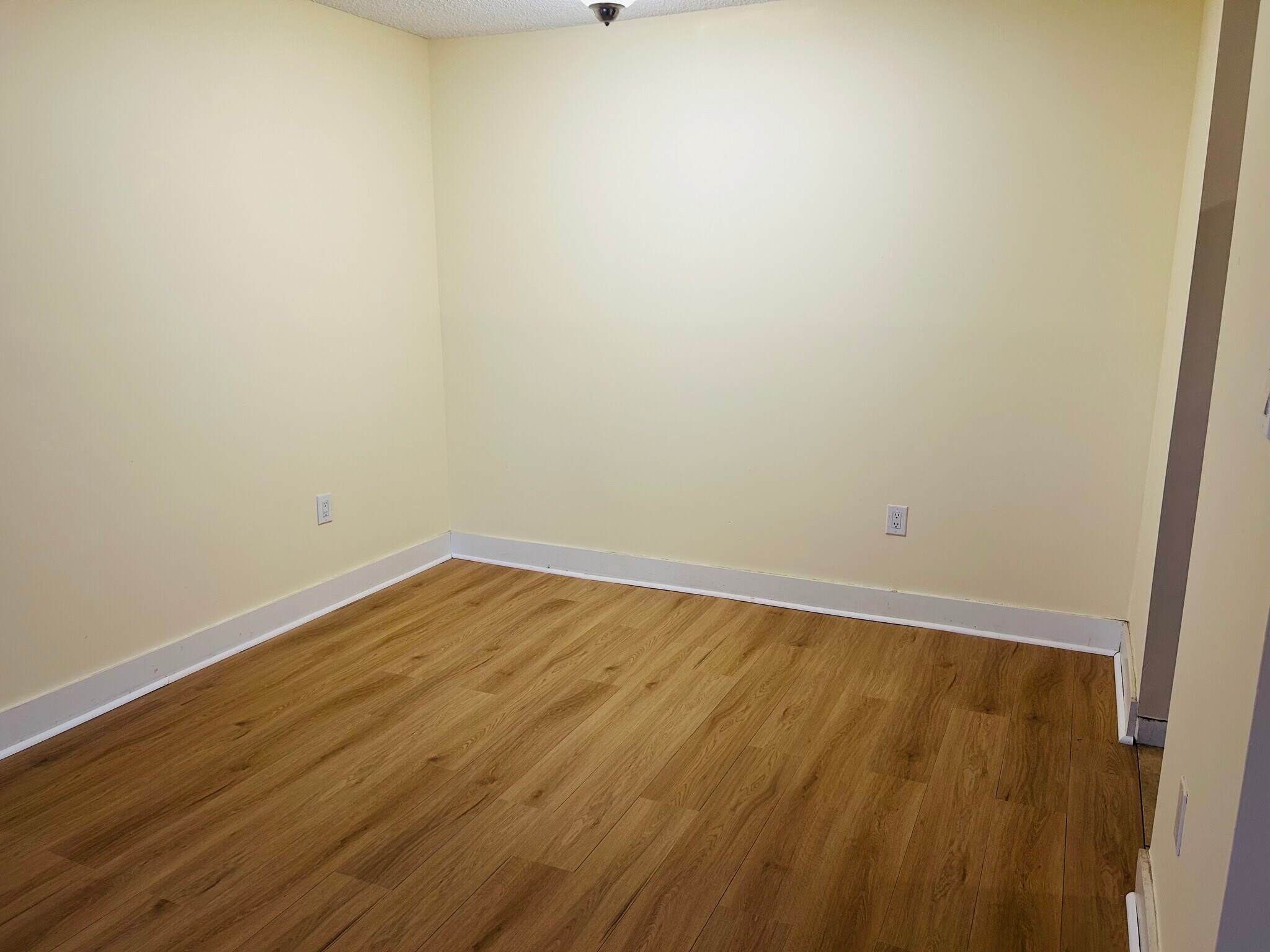 Building Photo - 1914 Aspen Dr