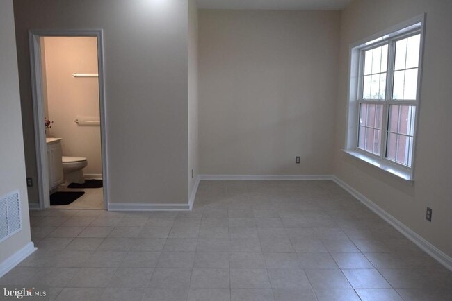 Building Photo - 43768 Virginia Manor Terrace
