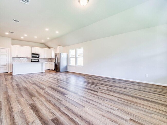 Building Photo - 270 Rimrock Ct