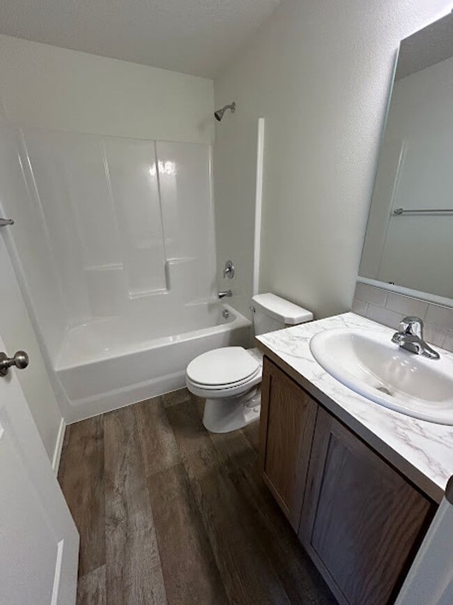 Building Photo - 3 Bedroom 2.5 Bathroom Townhome