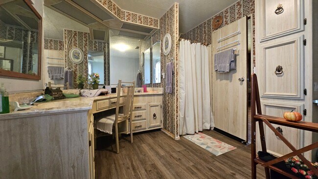 Building Photo - Rural Living at Its Finest – 2BR Home with Open Desert Views