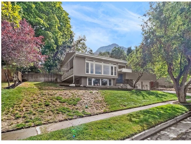 Building Photo - Olympus Cove Home Tucked In to the Benches...