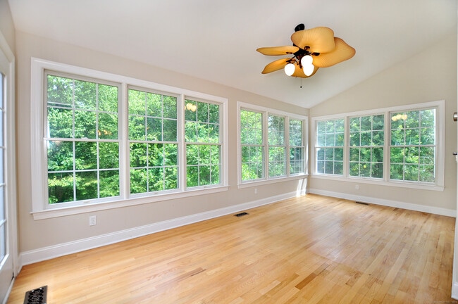 Building Photo - 34 Auburn Knoll