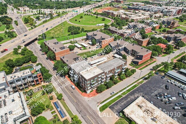 Building Photo - 444 N Central Ave