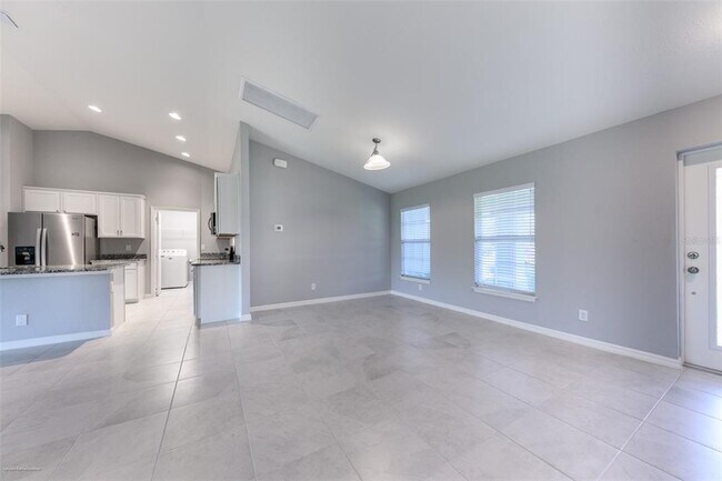 Building Photo - 25583 Deep Creek Blvd