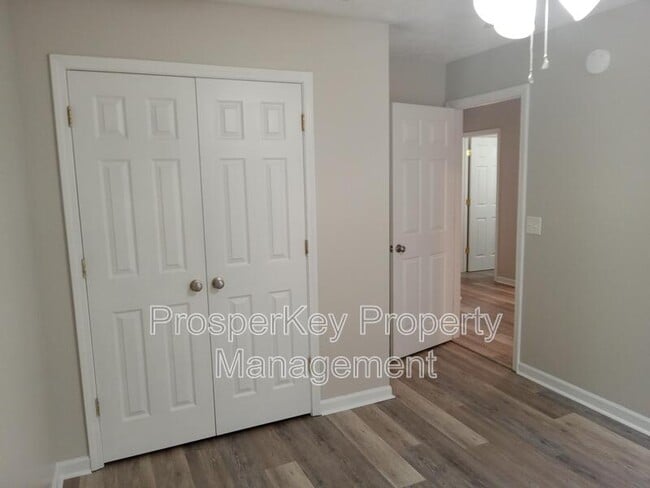 Building Photo - 721 Pine Hill Ct