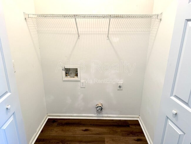 Building Photo - 508 Jarrett Ct