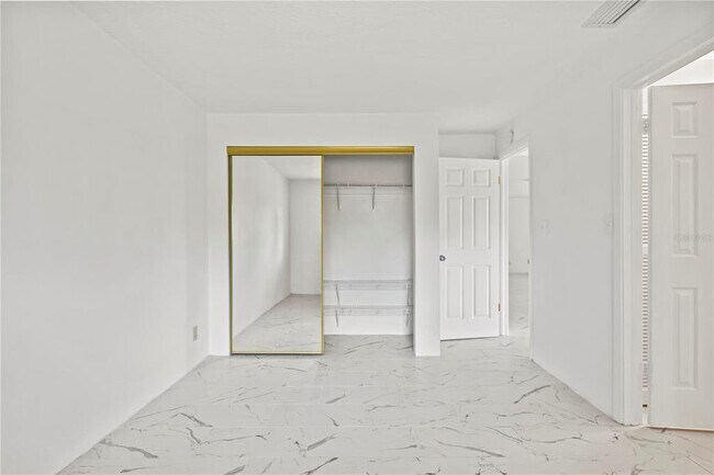 Building Photo - 17511 Canal Shores Dr