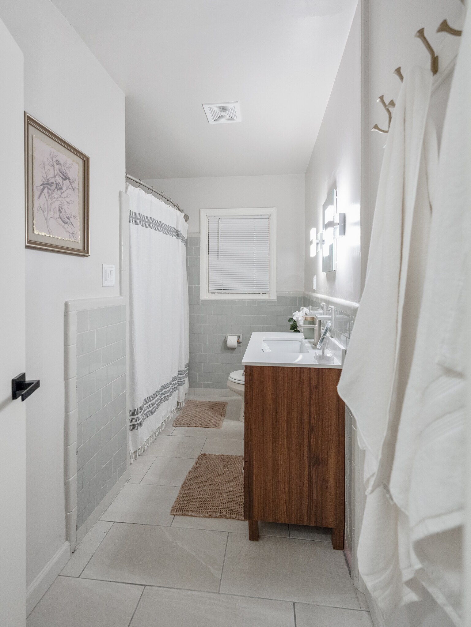 Building Photo - 1464 E 41st St