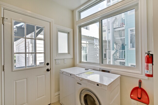 Building Photo - 2130 Mason St