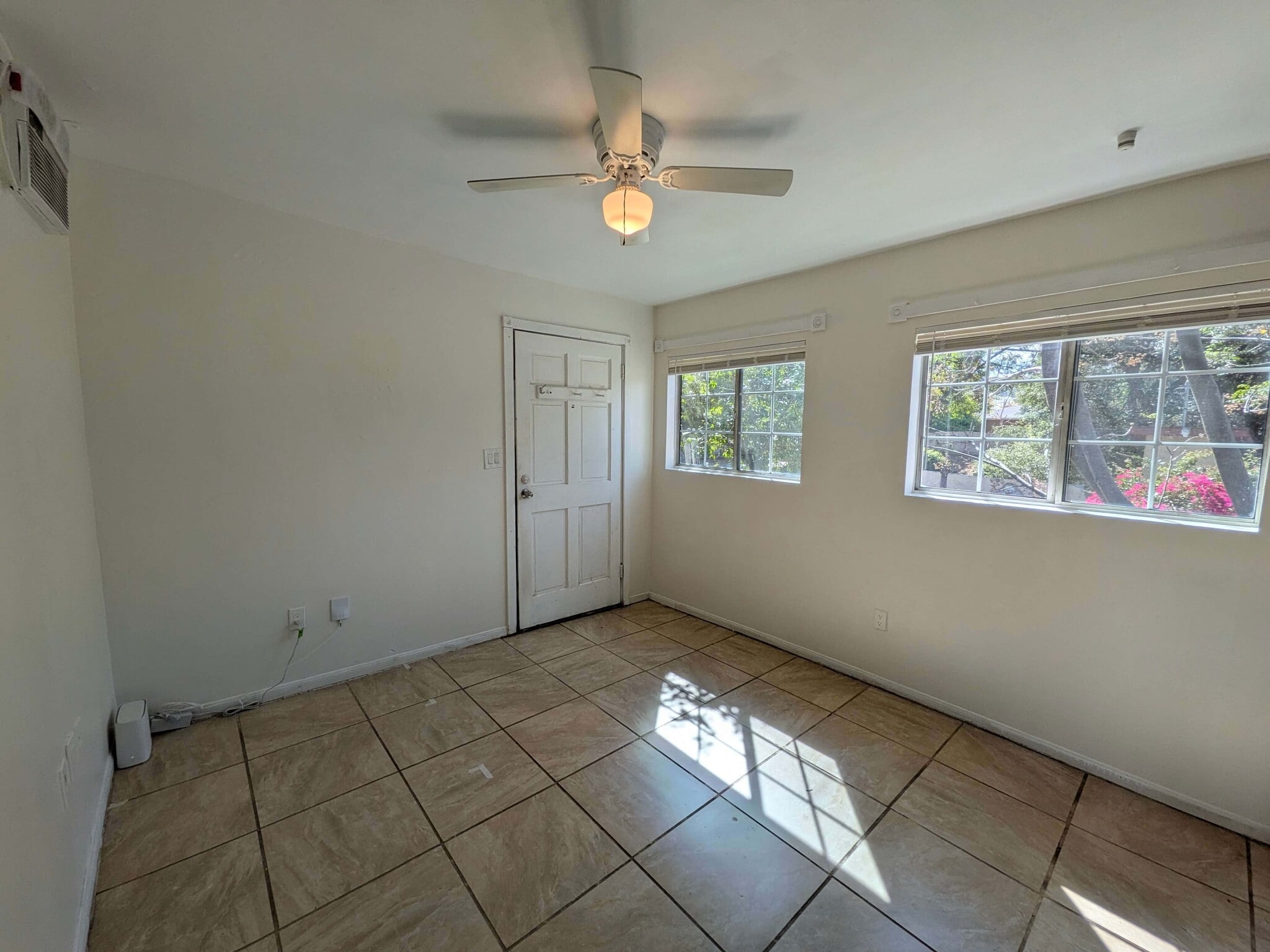 Building Photo - 9401 Notre Dame Ave