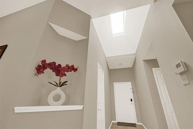 Building Photo - 8123 Solara Bend Ct