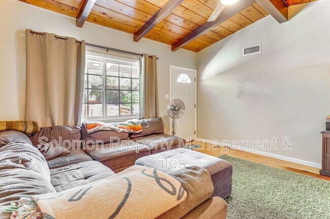 Building Photo - 901 Eucalyptus Ave