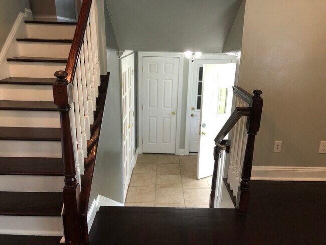 Front door facing out - 1769 Dakota St