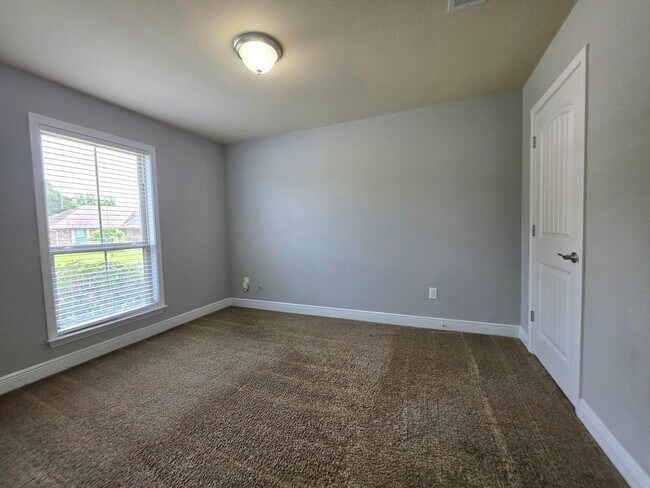 Building Photo - 14645 Birkdale Dr