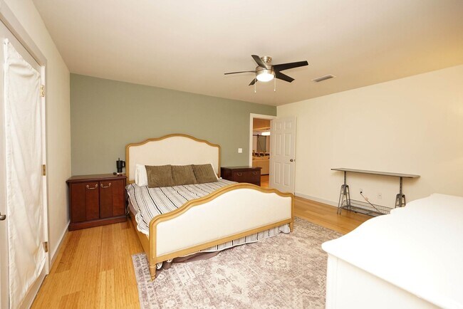 Building Photo - Great Location in Niceville