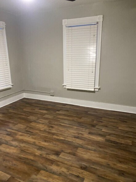 Building Photo - 57 Vine St