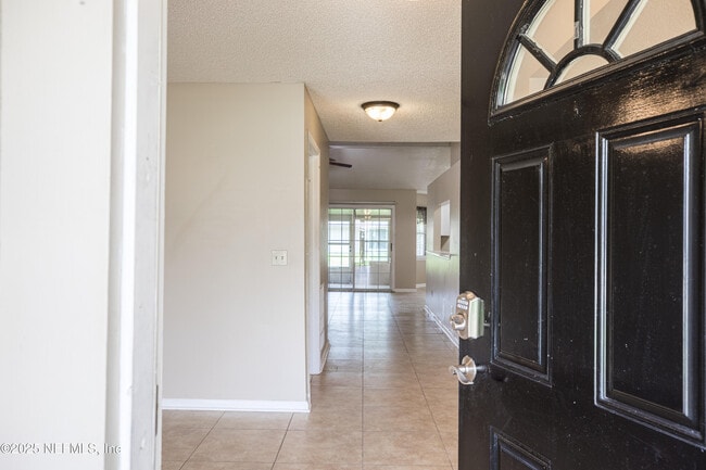 Building Photo - 2081 Magnus Ln