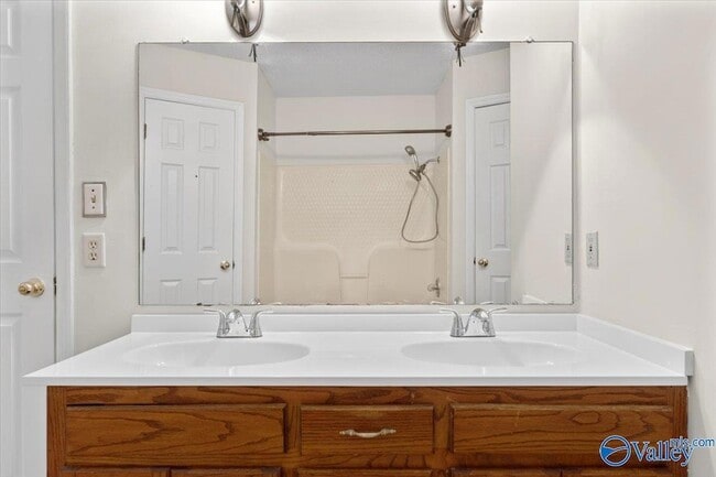 Building Photo - 104 Lindsey Ln