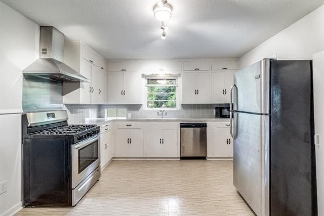 Building Photo - 9831 Mercer Dr