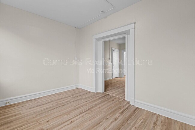 Building Photo - 4301 S 38th St
