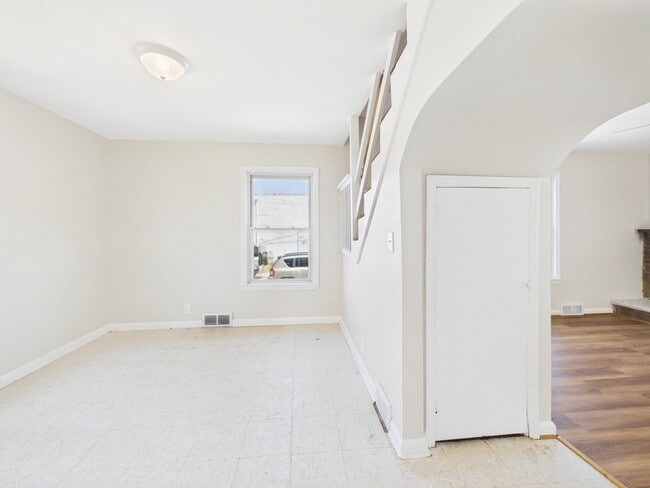 Building Photo - 1036 3rd St