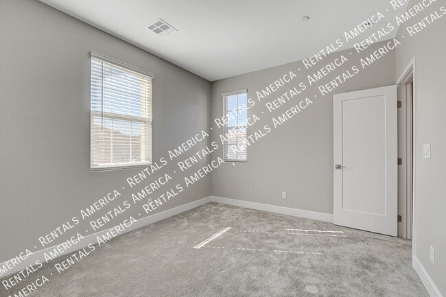 Building Photo - 144 Kimberlite Dr